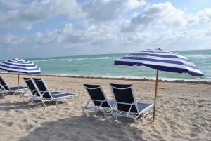 Beach Front Resort - 2 Bedroom, 2 bathrooms, Sleeps 6, 2 Pools- at The Alexander