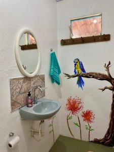 Macaw Suite- with Hot Tub for Singles or Couple!