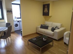 Duplex con terraza y vistas a la montaña internet aire acondicionado frente a piscinas públicas