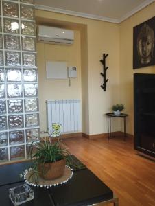 Duplex con terraza y vistas a la montaña internet aire acondicionado frente a piscinas públicas