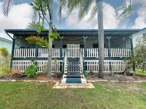 Scott's Retreat - Burrum Heads- Close to Beach- 4BR- Aircon - Woodgate