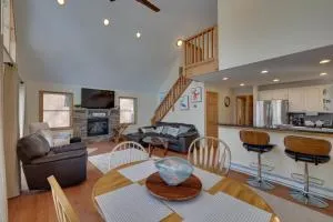 Large Deck and Resort Amenities Lake Ariel Retreat - Hamlin