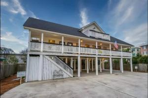 Beach Haven Upper Penthouse Unit- 1 bed 1 Bath