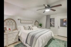 Beach Haven Upper Penthouse Unit- 1 bed 1 Bath