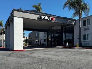 Studio 6 Suites Carson, CA