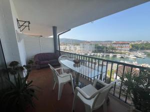 Apartamento en Puerto con Terraza y Vistas al Mar