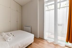 Cozy Bastille & The Marais N77