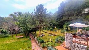 Amazing Sea-Mountain Valley View House with 3 Terraces and Huge Chill Gardens, 5min from the Sea! 