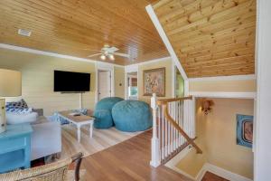 Blue Pearl Beach House Steps from Beach Access