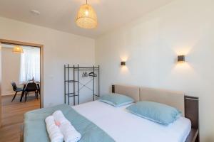 Ereva Seaside 2 bedroom duplex modern apartment