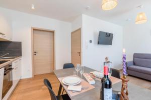 Ereva Seaside 1 bedroom modern apartment