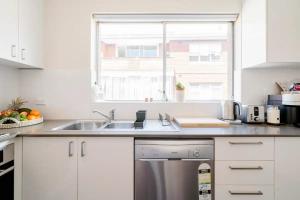 Lovely bedroom in eastern suburbs