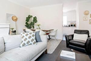 Lovely bedroom in eastern suburbs