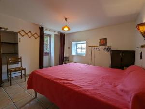 Maisons de vacances Charmant gite en Berry avec terrasses, jardin et parking prive, proche de Nohant et La Chatre - FR-1-591-35 : photos des chambres