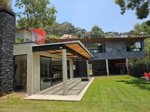 Villa en el Bosque de Avándaro - Vista al Lago - أفاندارو