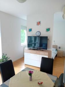 Apartments with WiFi Zagreb - 23412