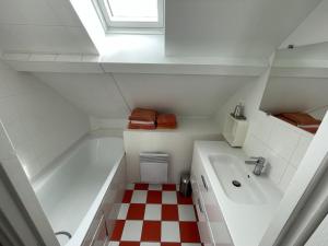 Appartements Topaze - Vue Mer & Fort - Confort & Evasion : photos des chambres