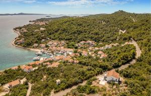 Nice Apartment In Veli Iz