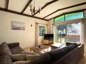 Moonshadow-Burrum Heads- Beachfront- 3BR- Water Views