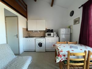 Villa T2 Mezzanine 4P avec Parking en bord détang à 2,5 km de la mer - FR-1-799-30