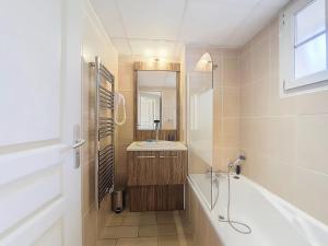 Appartement à Callian : piscine, lac, golf, vignobles, clim, idéal pour 4 - Animaux bienvenus ! - FR-1-779-7