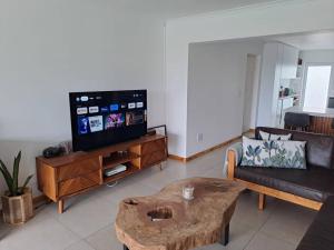 2 Bedrooms, Sea View, Private Pool & Solar