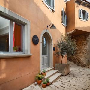 Mirakul Residence in a cute historic town