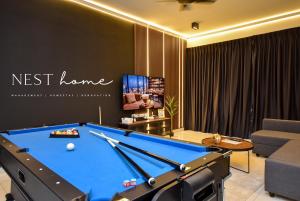 Midvalley Southkey Mosaic Suite by Nest Home