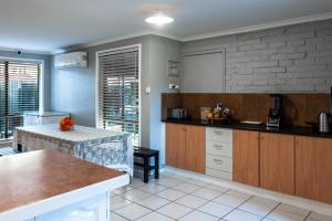 Sanz Motel Wentworth