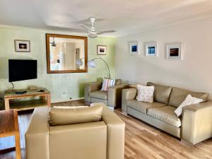 Lazy Sails Starboard - Pets welcome inside WiFi