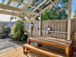 Lazy Sails Starboard - Pets welcome inside WiFi