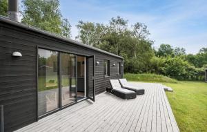 3 Bedroom Nice Home In Store Fuglede