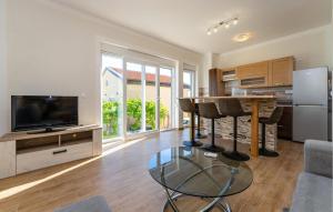 Stunning Apartment In Rtina With Wifi 