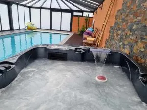 Gîte de charme avec piscine, spa et sauna - Tout inclus, à Beaurepaire-sur-Sambre, Parc Naturel Avesnois - FR-1-510-213 - 瓦朗西纳