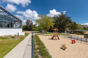 Villages vacances Les Cottages de La Baule : Chalet de standing 7 personnes - Piscine : photos des chambres