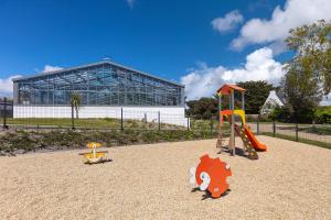 Villages vacances Les Cottages de La Baule : Chalet de standing 7 personnes - Piscine : photos des chambres