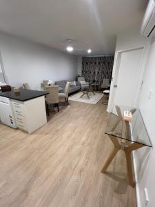 ADELAIDE CENTRAL APARTMENT - 3BR, 2BATH & CARPARK