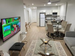 ADELAIDE CENTRAL APARTMENT - 3BR, 2BATH & CARPARK