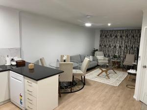 ADELAIDE CENTRAL APARTMENT - 3BR, 2BATH & CARPARK