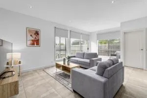 Tranquil Seaside 3-Bed House by Dromana Beach - Dromana