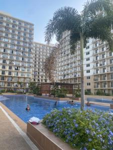 Studio 128 Condominium