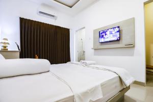 White Blue House - Private Room, Shared Pool and Kitchen - 8