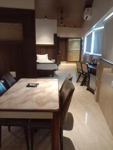 Hotel Laxvas- The Business Hotel