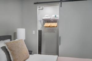 Blueground First Hill roof lounge gym SEA-743