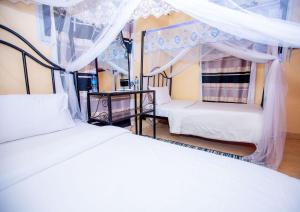 KAYS LODGE