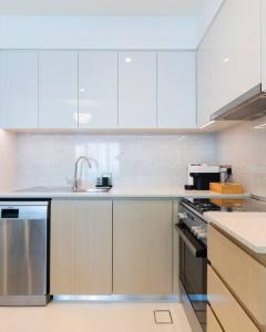 Stylish 1 Bedroom l Next to Dubai Mall l Great amenities