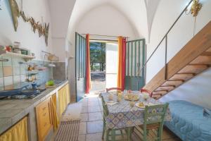 Masseria Le Palmentelle Pool And Garden - Happy Rentals