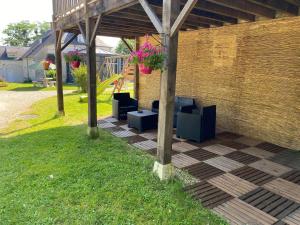 B&B / Chambres d'hotes Les Mariniers Chambres d'Hotes a la campagne avec aire de jeux - Spa nordique en option : photos des chambres