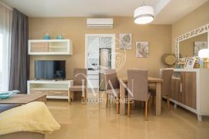 Casa Robert Ivan Luxury Homes 6ªPlta Norte 1ªLínea