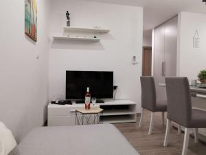 Maris apartment-Balcony with view and Free parking